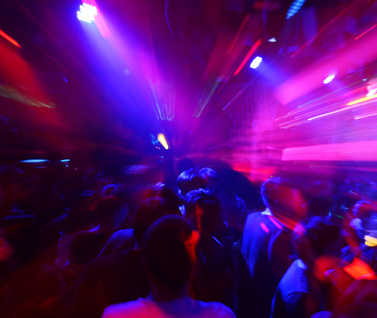 Night Club in Hebrew