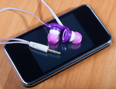 Cellphone and Earphones - in Hebrew - telephone selolari ve-ozniyot