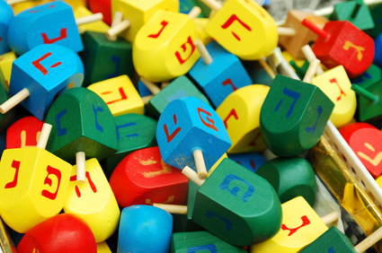 Spin The Dreidel is a Hanukkah board game with a twist! – Breaking Games
